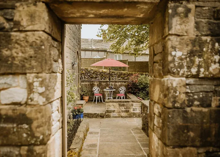 Lyme Tree Farm Cottages - Hotching Barn And Knockstone Cottage